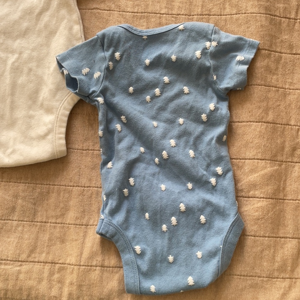 Baby onesies - Picture 5 of 5